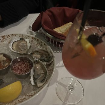 Gene & Georgetti - Oysters* - Italian Near Me - Chicago, Illinois Gene & Georgetti - Oysters* - Italian Near Me - Chicago, Illinois