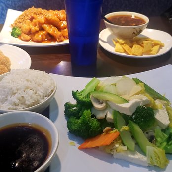Taste Place - Our spread -- sesame chicken, hot and sour soup, sesame balls, steamed tofu and veggies - Hot Pot Near Me - Columbia, Missouri Taste Place - Our spread -- sesame chicken, hot and sour soup, sesame balls, steamed tofu and veggies - Hot Pot Near Me - Columbia, Missouri