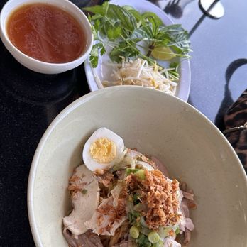 Pho Binh - LARGE P12.. with a side of onions and vinegar and chilli oil..  I HAVE BEEN MISSING OUT!!  THIS IS FREAKING DELICIOUS!! - Vietnamese Near Me - Katy, Texas