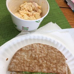 Siempre Natural - Creamy macaroni, pita sandwich was ok