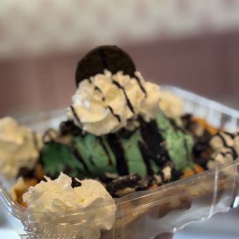 Rosie Lynn’s - Bubble waffle sundae mint moose tracks and Oreo crumbles - Coffee & Tea Near Me - New Braunfels, Texas Rosie Lynn’s - Bubble waffle sundae mint moose tracks and Oreo crumbles - Coffee & Tea Near Me - New Braunfels, Texas