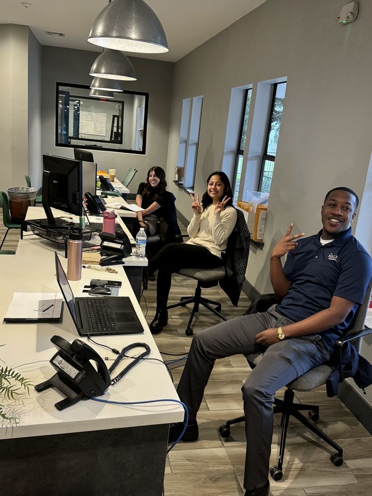 ESTATES AT EAST RIVERSIDE Updated June 2024 1300 Crossing Pl