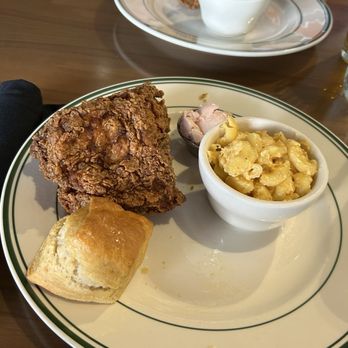 Fixins - Fried chicken, Mac n cheese biscuit. - Soul Food Near Me - Detroit, Michigan