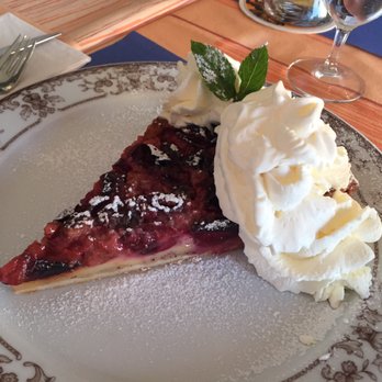Restaurant Obermatt - Zum Nachtisch hausgemachter Zwetschgenkuchen - Swiss Food Near Me - Ennetbürgen, NW Restaurant Obermatt - Zum Nachtisch hausgemachter Zwetschgenkuchen - Swiss Food Near Me - Ennetbürgen, NW