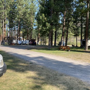 River Edge Resort & Steakhouse - Tree lined path through trees to RV site 10 - Steakhouses Near Me - Alberton, Montana