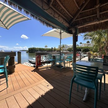 Snappers Oceanfront Restaurant & Bar - Outdoor seating - Seafood Near Me - Key Largo, Florida Snappers Oceanfront Restaurant & Bar - Outdoor seating - Seafood Near Me - Key Largo, Florida