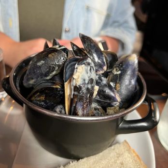 Isles Inn - Muscles - Pubs Near Me - Portree, HLD Isles Inn - Muscles - Pubs Near Me - Portree, HLD