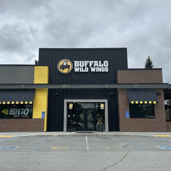 Buffalo Wild Wings - Outside - Sports Bars Near Me - Gilroy, California