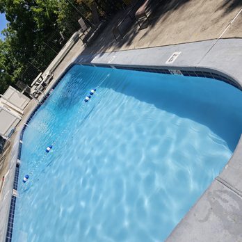Dadpool and Maintenance - Pool Cleaners Near Me