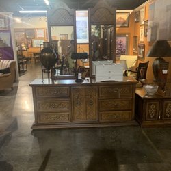 S&S Consignment - Dresser