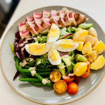 Farm House - Ahi Tuna Nicoise Salad - New American Near Me - Belmont, California