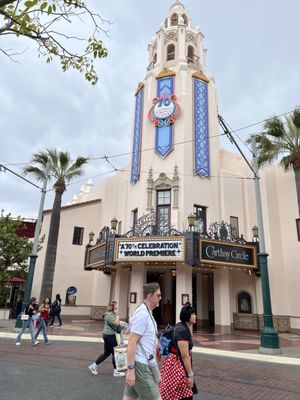 Carthay Circle Lounge by null
