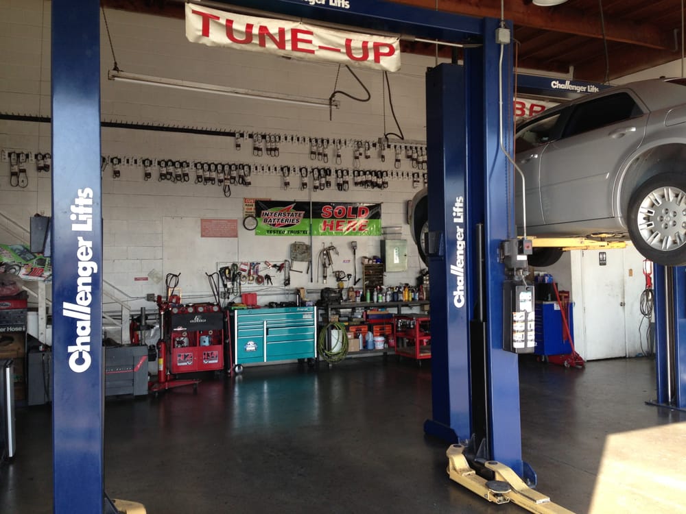 VIC’S AUTO REPAIR & TIRE CENTER 15 Reviews Auto Repair 936 S