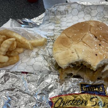 Braums - Grilled chicken with grilled onions and jalapeños - Ice Cream & Frozen Yogurt Near Me - Abilene, Texas