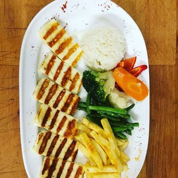 Cihan's - Halloumi Teller - Cafes Near Me - Berlin, BE Cihan's - Halloumi Teller - Cafes Near Me - Berlin, BE