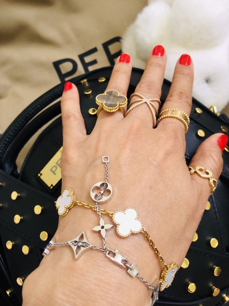 VAN CLEEF & ARPELS 180 Photos & 48 Reviews Jewelry 300 N Rodeo Dr