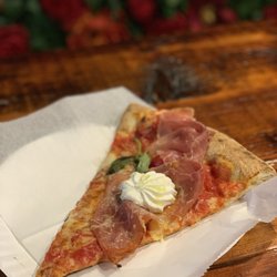 Luzzos La Pizza Napoletana