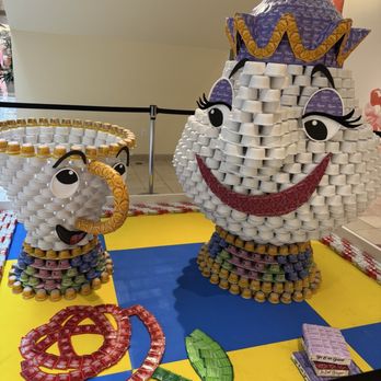 South Coast Plaza - Mrs. Pots and Chip - Shopping Centers Near Me - Costa Mesa, California