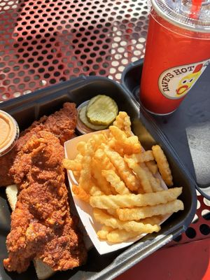 Dave’s Hot Chicken by null