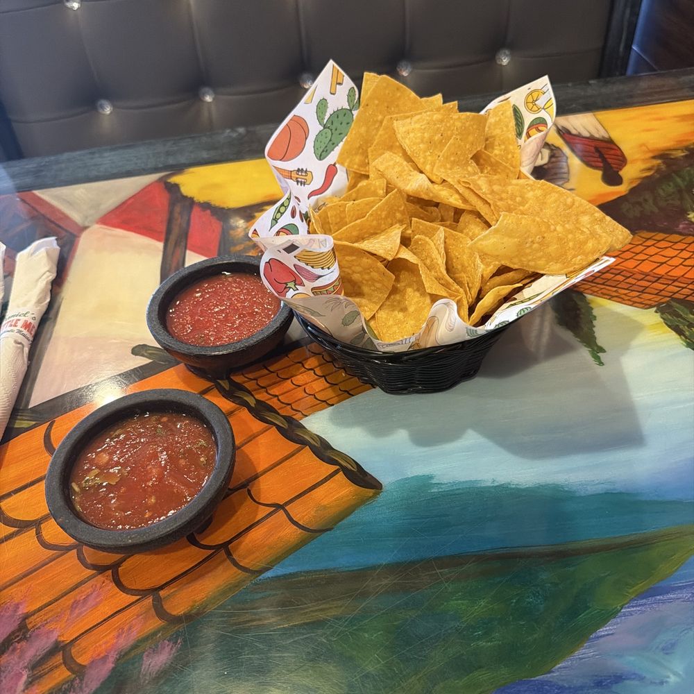 Chips and salsa Chips and salsa