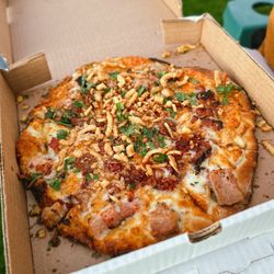 Ocean Organic Farm & Distillery Café - Carbonara Pizza