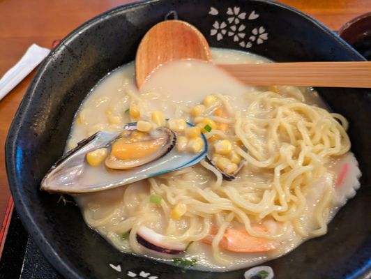 Sakuratani Ramen & Izakaya by null