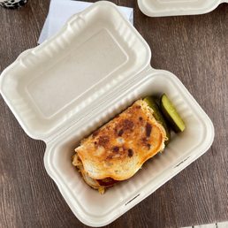 Apple & Gouda Grilled Cheese