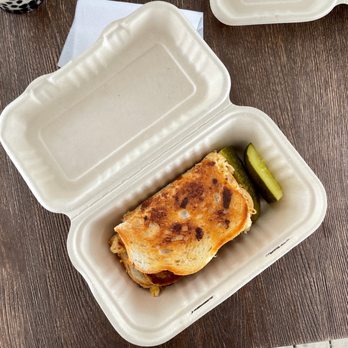 Trifecto Bar - Apple & Gouda Grilled Cheese - Coffee & Tea Near Me - Clarksville, Maryland