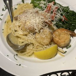 Shrimp & Scallop Scampi