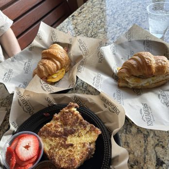 Kneaders Bakery & Cafe - Chunky Cinnamon French Toast - Desserts Near Me - Las Vegas, Nevada Kneaders Bakery & Cafe - Chunky Cinnamon French Toast - Desserts Near Me - Las Vegas, Nevada