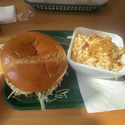 Murph's Butterguts - Jalapeño burger and Mac and cheese