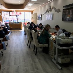 Queen's Nail & Spa