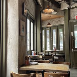 Kiki's - Interior