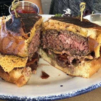 Ellie's - Italian Near Me - Long Beach, California