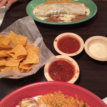 El Nopal - Mexican Near Me - Valley Park, Missouri El Nopal - Mexican Near Me - Valley Park, Missouri