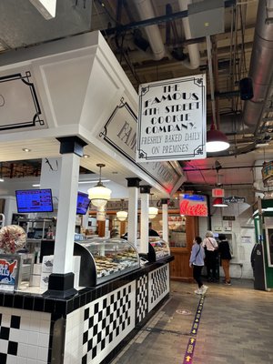 Famous 4th Street Delicatessen by null