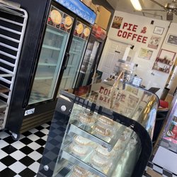 Mamma Toledo's The Pie Hole - Lobby