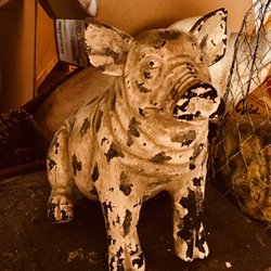 Herndon Centre - Pig statue