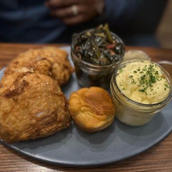 Parkwoods - Fried Chicken, Braised Collard Greens, Yukon Gold Mashed Potatoes, muffin - American Near Me - Atlanta, Georgia Parkwoods - Fried Chicken, Braised Collard Greens, Yukon Gold Mashed Potatoes, muffin - American Near Me - Atlanta, Georgia