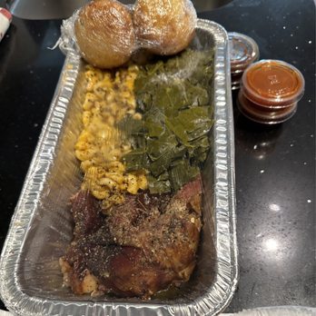 Spanky's Chicken & Seafood Lounge - Turkey Leg w/ Collard Greens, Mac n ' Cheese, and Cornbread Muffins w/ BBQ & Hot Sauces on the side. - Seafood Near Me - Decatur, Georgia