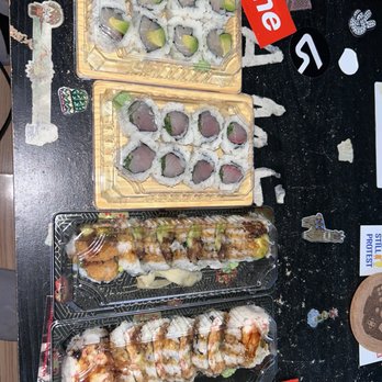 Yi Sushi - rolls - Sushi Bars Near Me - Bayonne, New Jersey