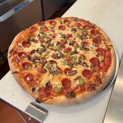 Dogfathers - Supreme pizza