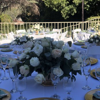 Karen's Flower Boutique - Centerpieces - Florists Near Me - La Puente, California Karen's Flower Boutique - Centerpieces - Florists Near Me - La Puente, California
