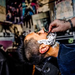 Floyd's 99 Barbershop