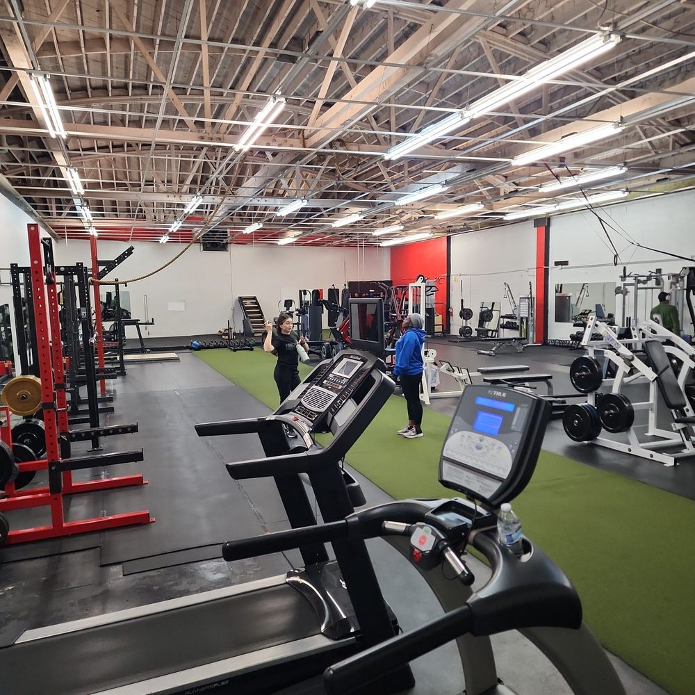 Polo's Gym - Wide Open! - Gyms Near Me - Oakland, California Polo's Gym - Wide Open! - Gyms Near Me - Oakland, California