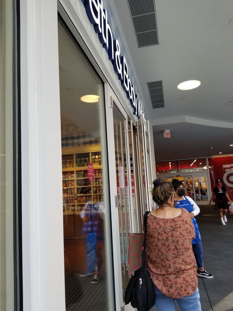BATH & BODY WORKS Updated July 2024 39 Photos & 53 Reviews 735 S