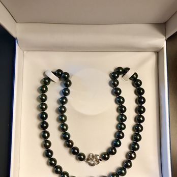 Maui Divers Jewelry - My 25" custom designed Tahitian black pearl strand necklace. - Jewelry Near Me - Honolulu, Hawaii