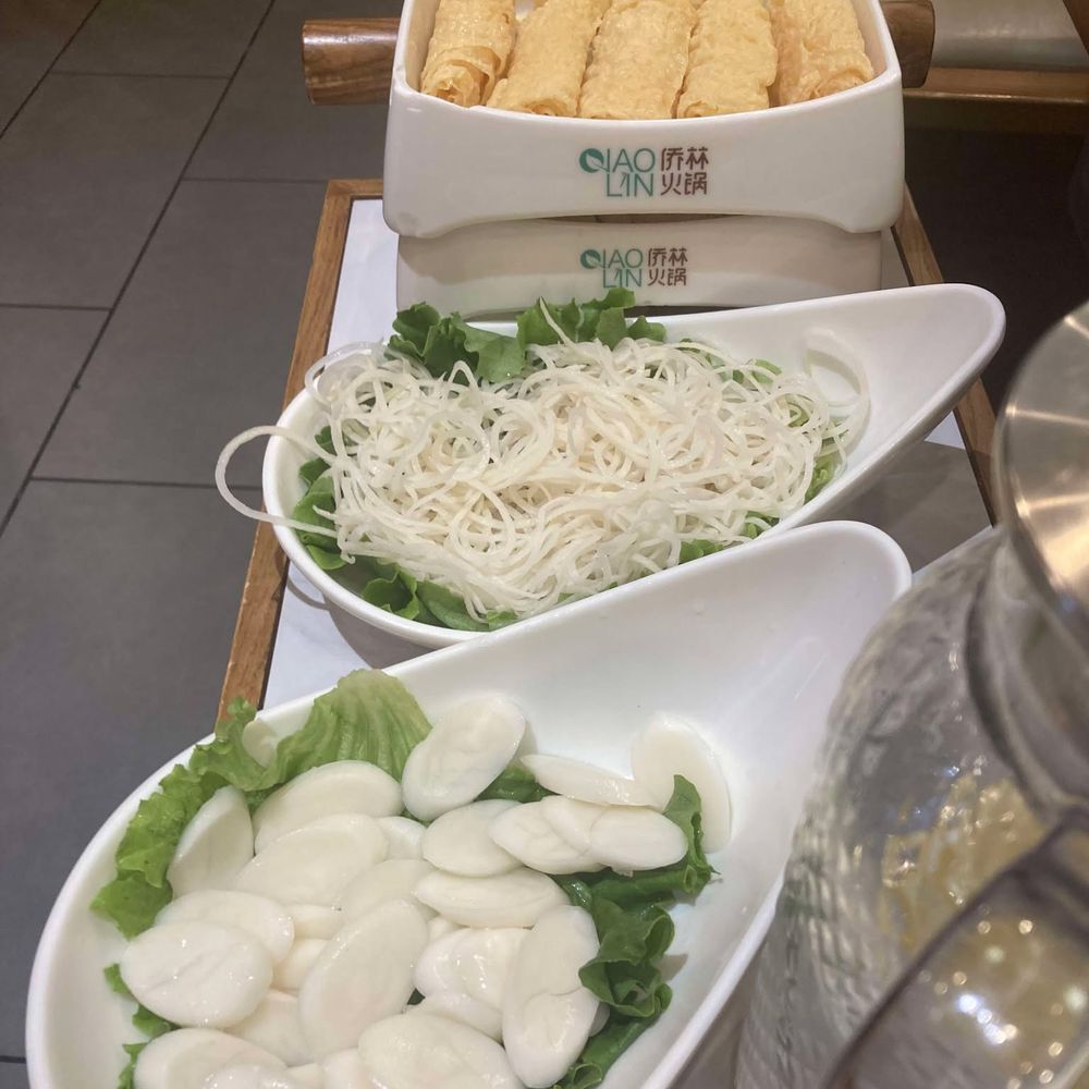 Potato strings, rice cakes, crispy bean curd Potato strings, rice cakes, crispy bean curd