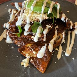 Mostovoi - Mollete de chilaquiles de pollo pero sin pollo
