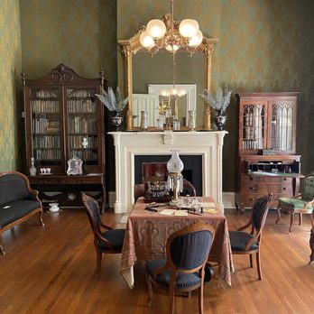 Oaklands Mansion - A beautiful parlor downstairs. - Museums Near Me - Murfreesboro, Tennessee Oaklands Mansion - A beautiful parlor downstairs. - Museums Near Me - Murfreesboro, Tennessee